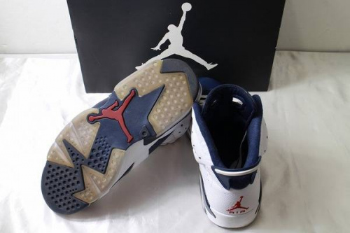 バスケのスニーカー