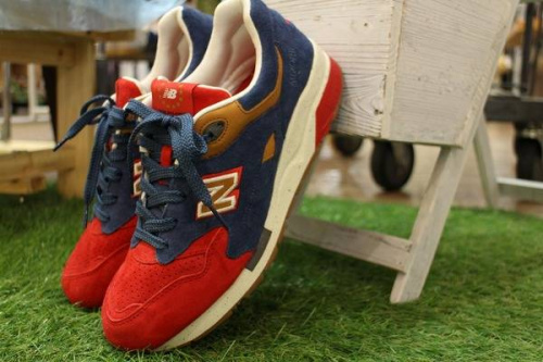 ニューバランスのUBIQ