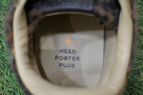 スニーカーのレオパード