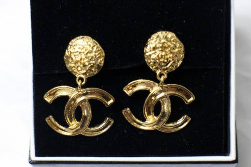 CHANELのイヤリング