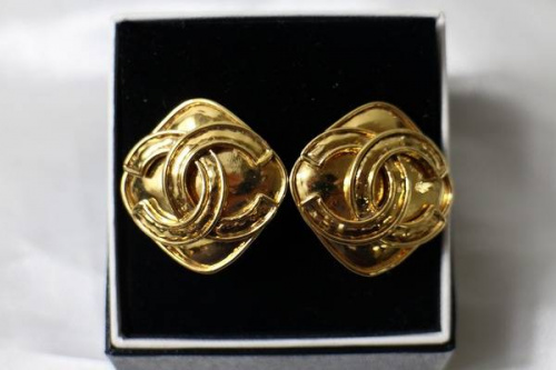 イヤリングのシャネル
