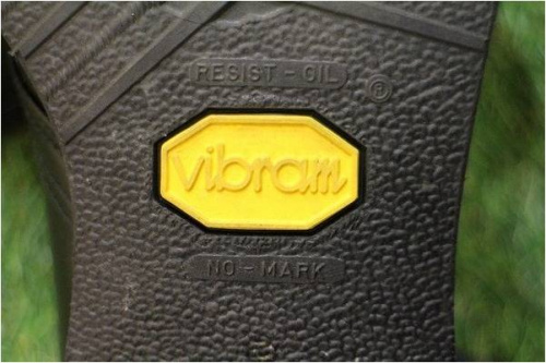 チャッカブーツのルード