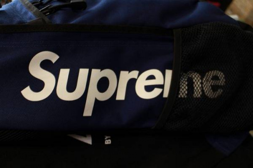 SUPREMEのバックパック
