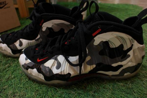 エアフォームポジットのスニーカー