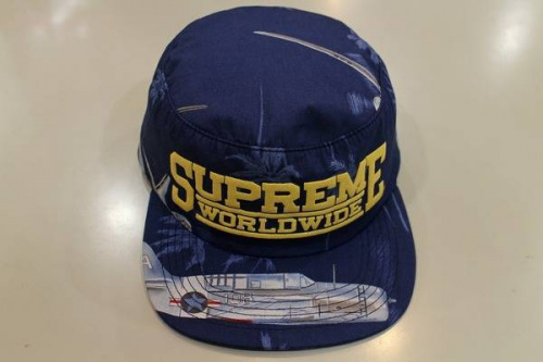 SUPREMEのキャップ