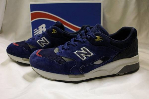 NEW BALANCEのスニーカー