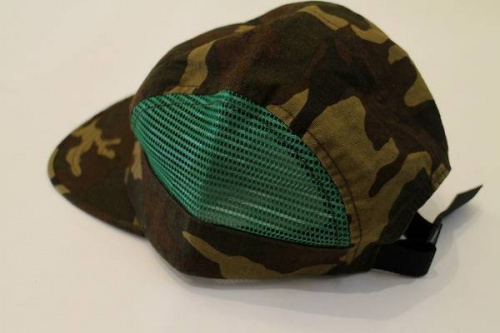 カモフラのキャップ