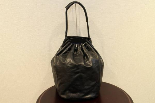 レザーバックの稲毛