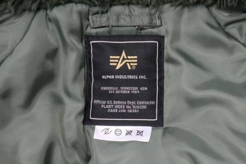 ALPHAのミリタリージャケット