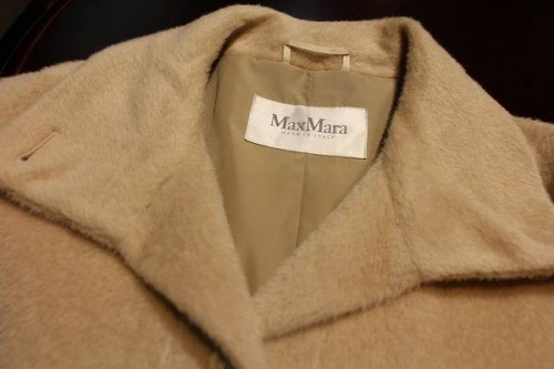 アウターのマックスマーラ