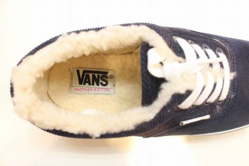 スニーカーのVANS　