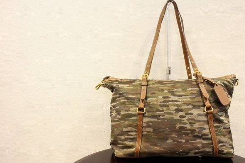 レディースのバッグ