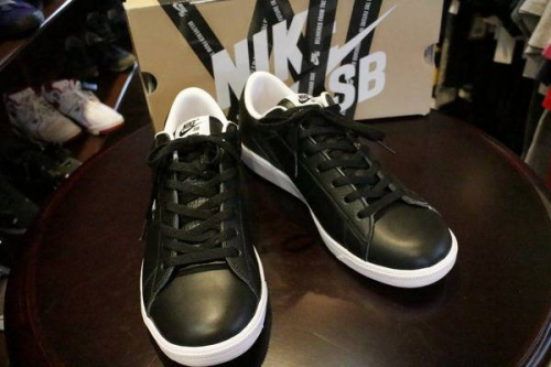 スニーカーのNIKE