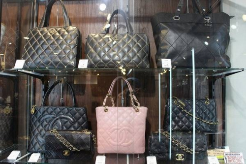 ブランドのバッグ