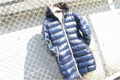 ブランドのダウンコート