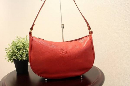 レディースのショルダーバッグ