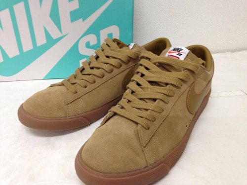 SUPREMEのスニーカー