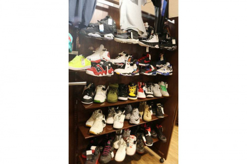 SUPREMEのスニーカー