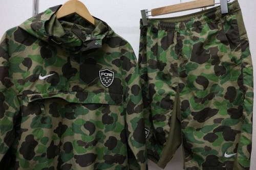 NIKEのFCRB