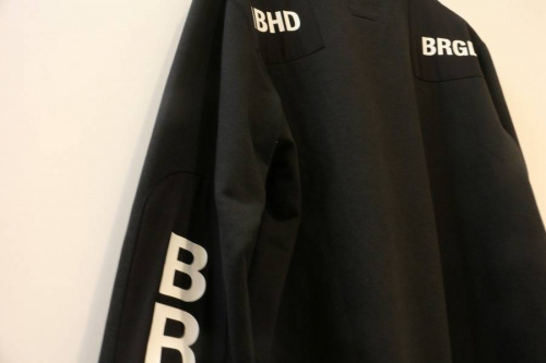 ストリートブランドのadidas