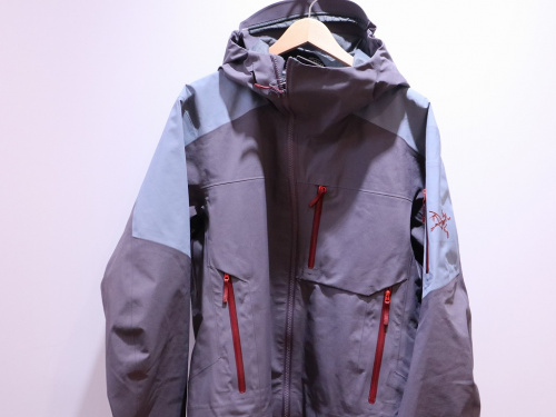 アウトドアブランドのARC'TERYX