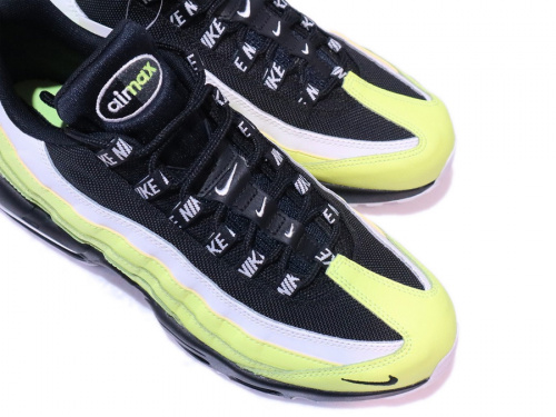 ナイキのAIR MAX 95