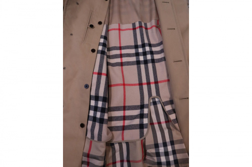 バーバリーロンドンのノヴァチェックライナー付きステンカラーコート