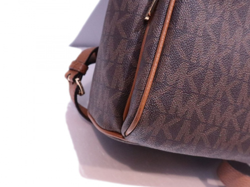 マイケルコースのバックパック　リュック