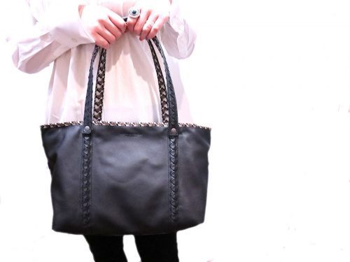 ラグジュアリーブランドのBOTTEGA VENETA