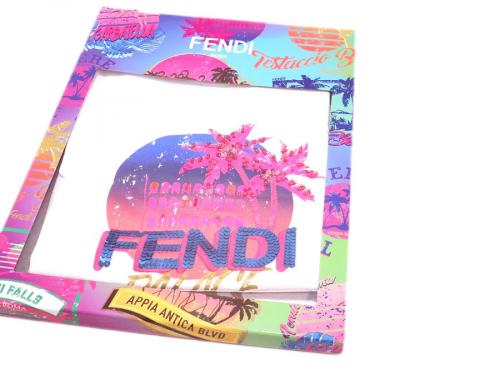フェンディのピンクパームスパンコールカットソー
