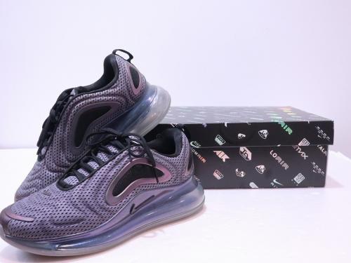 スニーカーのNIKE