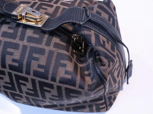 FENDI/フェンディ】ズッカ柄バニティポーチ 入荷情報[2019.06.21発行]