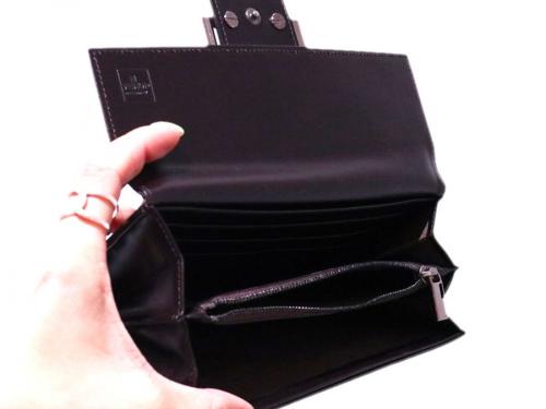 フェンディのズッカ柄長財布