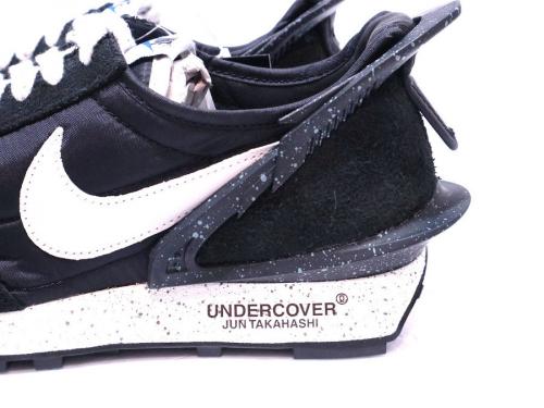 スニーカーのUNDER COVER