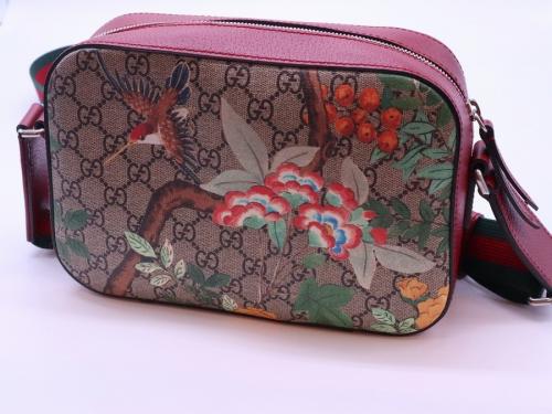 クロスボディバッグスプリームのレディース