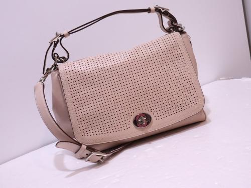 コーチのショルダーバッグ