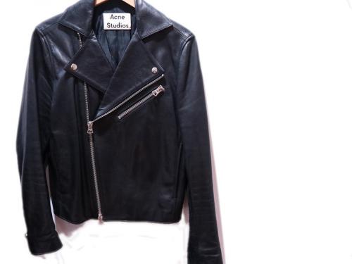 アクネストゥディオズのレザージャケット