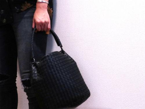 ボッテガベネタのイントレチャートバケツトート