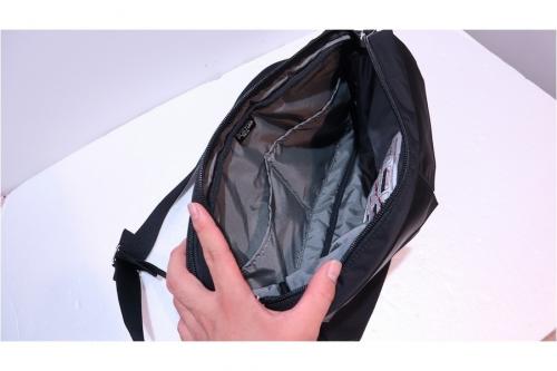 ショルダーバッグのメンズ