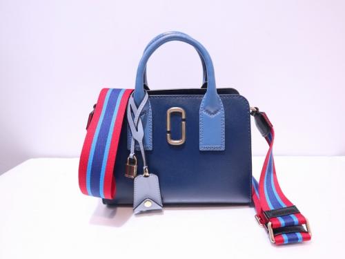 MARC JACOBSのマークジェイコブス