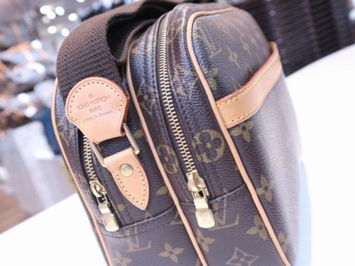 ショルダーバッグ