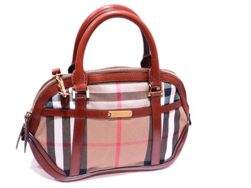 インポートブランドのBURBERRY