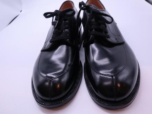 オールデンのVチップシューズ