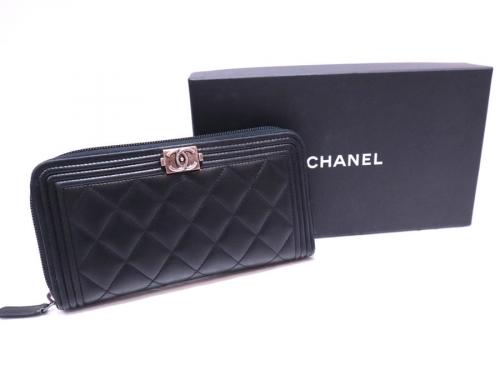 シャネルのラウンドジップウォレット