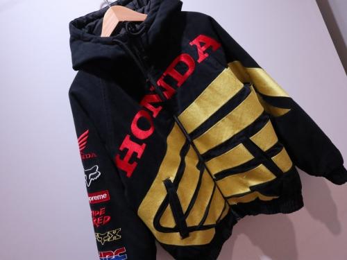 SUPREMEのシュプリーム