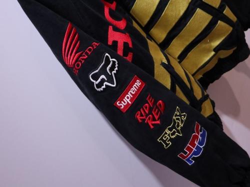 シュプリームのHONDA FOX RACING PUFFY