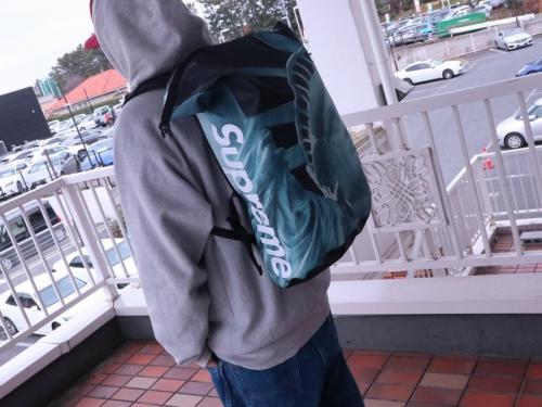 シュプリーム × ノースフェイスのバックパック　リュック