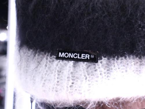 モンクレールのクルーネックニット