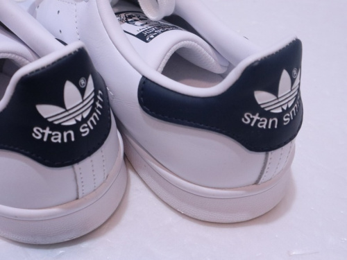 ストリートブランドのadidas