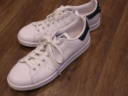 adidasのアディダス